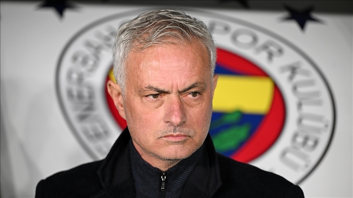 Fenerbahçede Mourinho ile yollar ayrıldı! Sizce doğru karar mı?