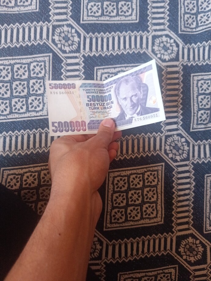 Elimde böyle paralar var ne kadar eder?