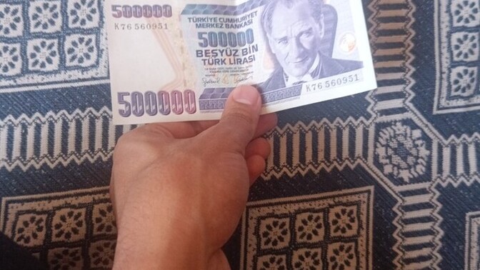 Elimde böyle paralar var ne kadar eder?