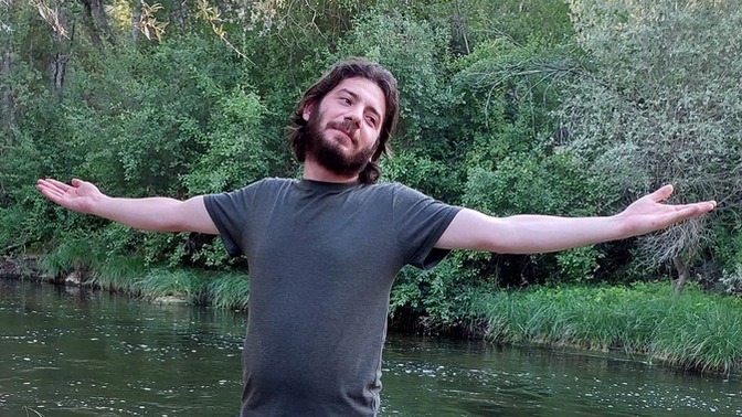 Sakallı uzun saç mı yoksa temiz traşlı mı?