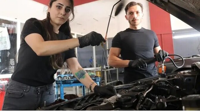 Kadınlar her işi beceriyor değil mi?