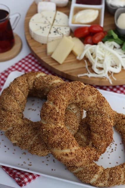 Simit mi yoksa gevrek mi bunun adı size göre nedir?