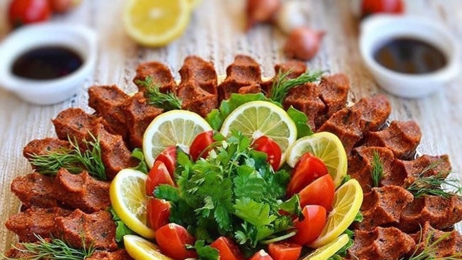 Sizin damak tadınıza göre çiğköfte acılı mı olur acısız mı?