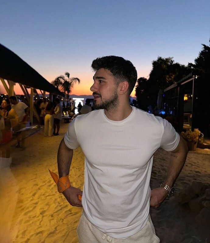 Eşinizin nasıl görüneceğini tahmin edeyim mii?