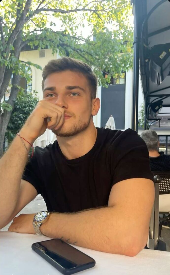 Eşinizin nasıl görüneceğini tahmin edeyim mii?