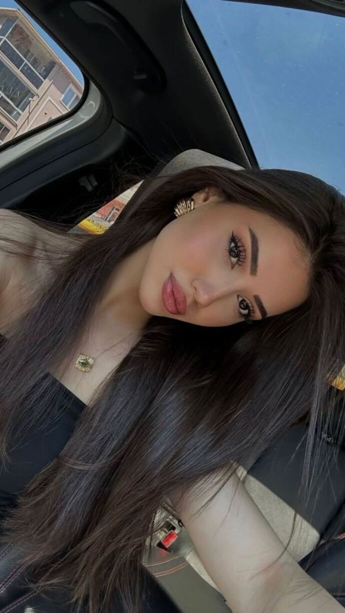 Eşinizin nasıl görüneceğini tahmin edeyim mii?