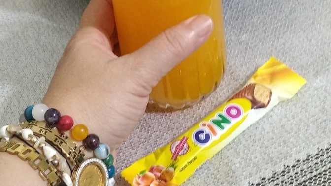 Başlarım böyle hayata diyip bir bardak portakal suyu içtim 🍊kafam güzel olur mu?
