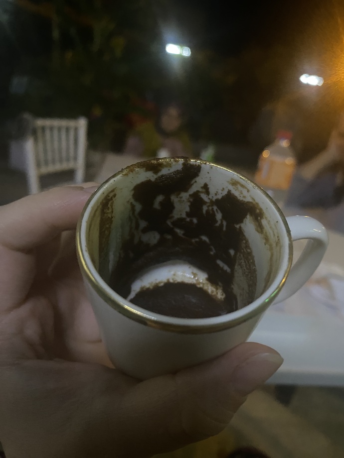 Falıma bakabilecek var mı?