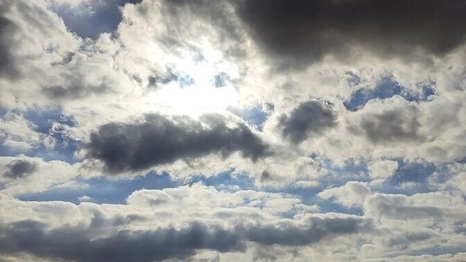 🐚✨☁️Denizin dibinde bir şehirde yaşamak mı, bulutların üstünde bir şehirde yaşamak mı?