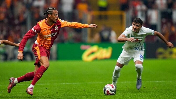 Galatasaray 3 - Ç. rizespor 1... Sarı kırmızılılar lig'te 4'te 4 yaptı ama bu hakemlerle lig devam etmez! Maçı nasıl buldunuz?
