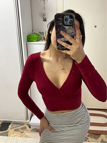 Selam sütyensiz mi sütyenli mi giysem sizce?