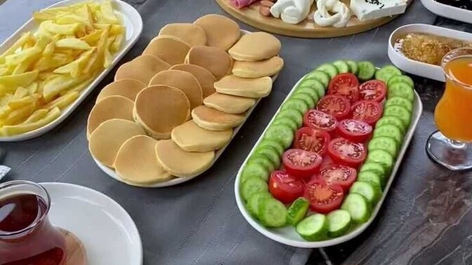 Pazar sabahı kahvaltısını sever misiniz arkadaşlar? Sohbet ederek uzun uzun oturmak çok keyifli olmuyor mu?