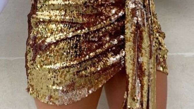 Kombinlerde gold yani altın sarısı ve parlak parçalar abartılı mı?