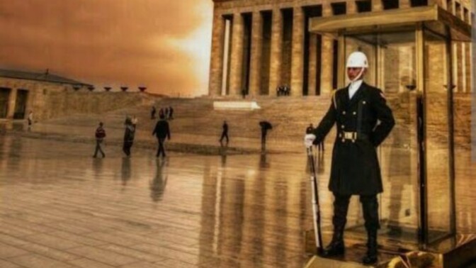 Her sene Anıtkabir'e gidip erdugan, erdugan diye tezahürat yapan kitle ile ilgili ne düşünüyorsunuz?