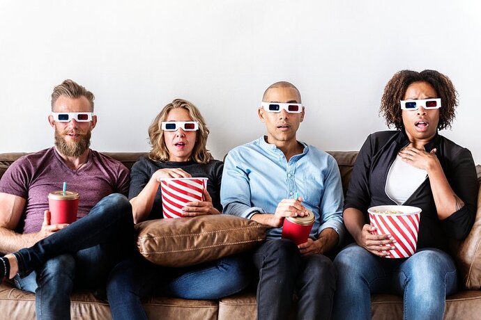 Pazar gününü evde film izlemeye ayırmak saçma mı?