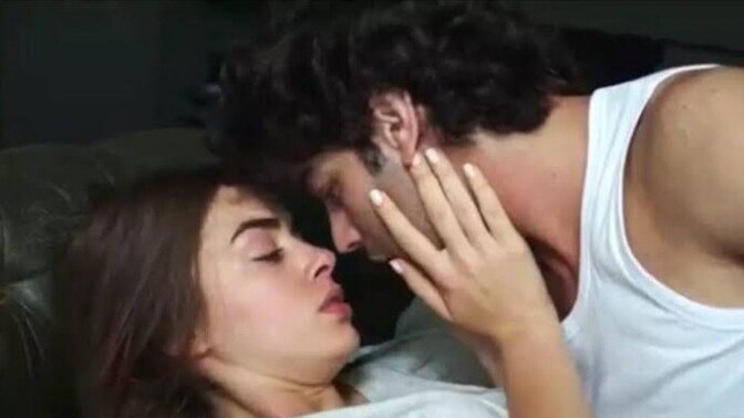 Ayıp olmasın diye öpücüğe karşılık verir misin?