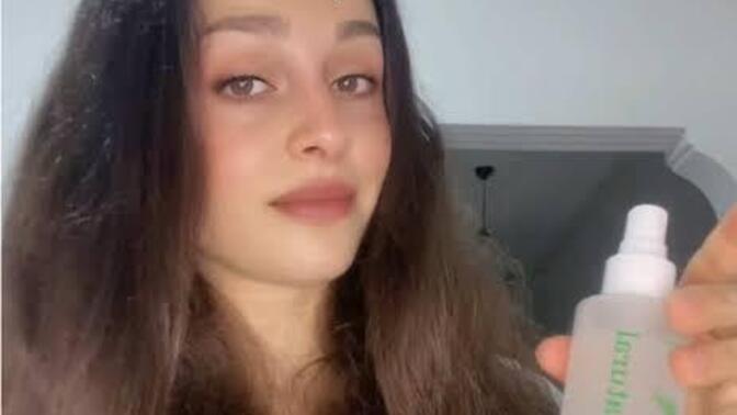 Son zamanlarda viral olan bu saç uzatma spreyi gerçekten etkili mi?