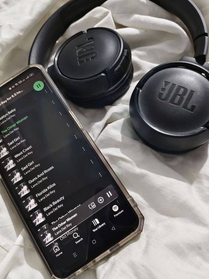Otobüste serviste müzik dinlemeyi seviyor musunuz?