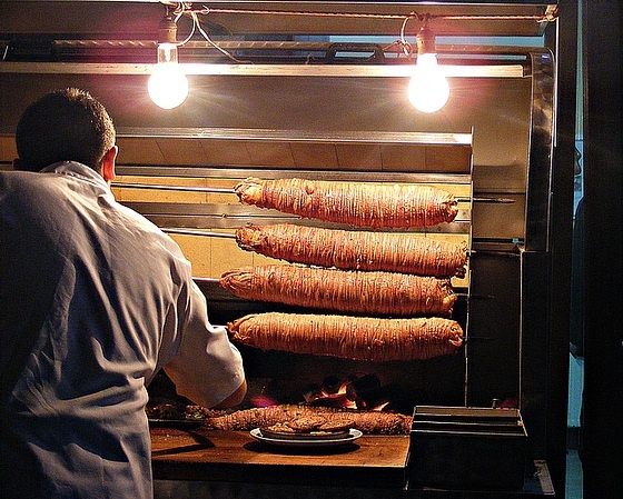 Sokak lezzetleri mi, restoran şıklığı mı?