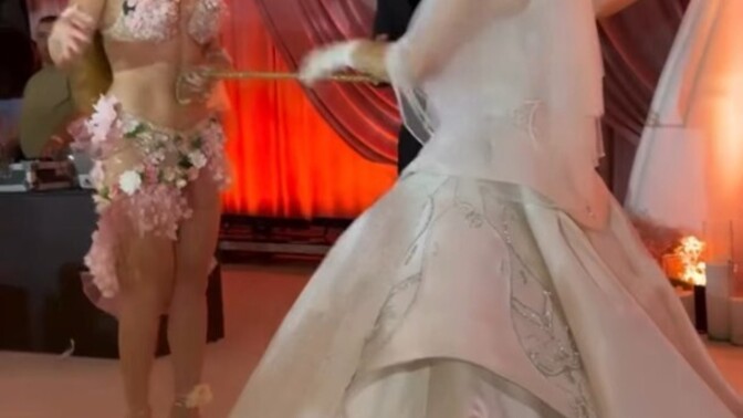 Düğünlerde dansöz oynatmak moda mı oldu?