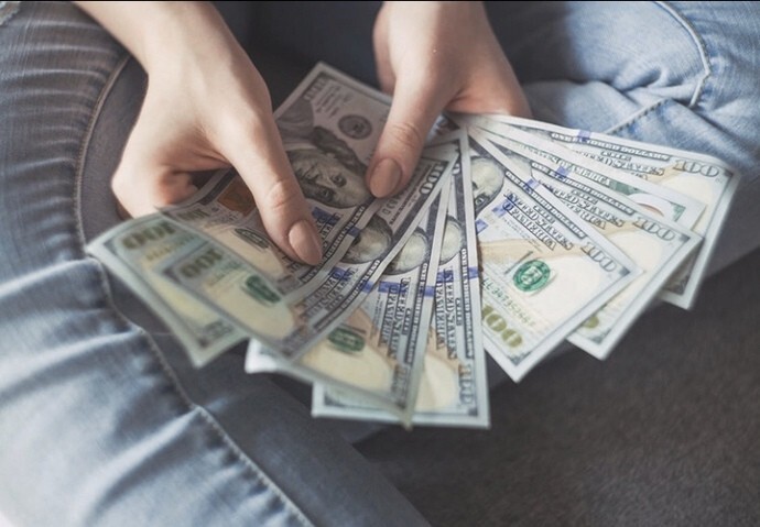 Hesabı ben ödeyeceğimde ödediğinin 2 katını harcama yapıyor. Bir erkek neden böyle yapar?