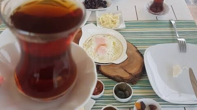 Kahvaltıda çay olmazsa olmazınız mı?