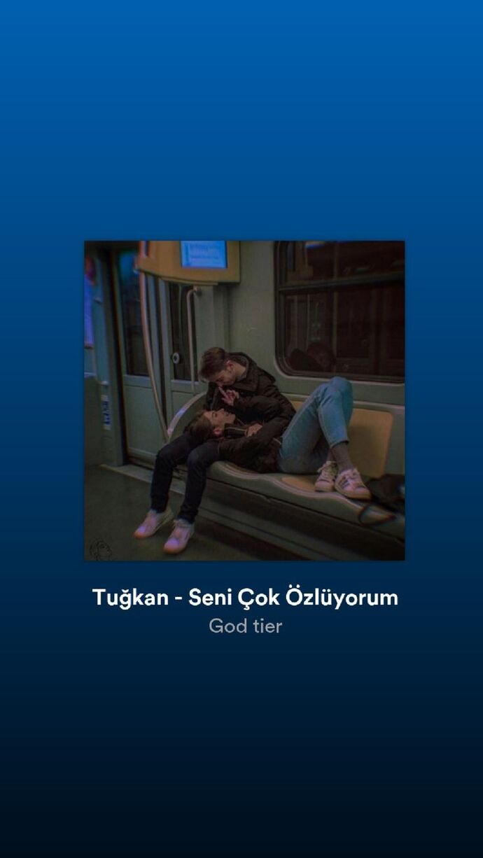 Aşıkken dinlemeyi sevdiğiniz şarkılar var mı?