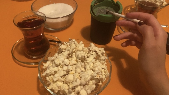 Kimsem yok ama komşularım var. Kimseniz yokken yanınızda kim vardı?