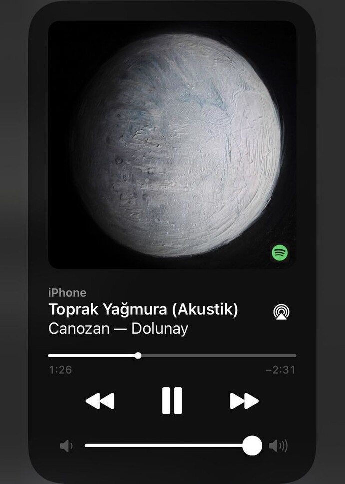 “Toprak yağmura ben sana aşık olduk yeniden” dediğiniz biri var mı?