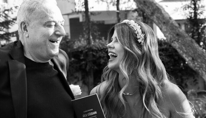 Mehmet Amca kendinden 42 yaş küçük kadınla evlendi. Bu kıza ben yazsaydım sapık dayı olurmuydum? Tebrik mesajlarınızı alalım mı?