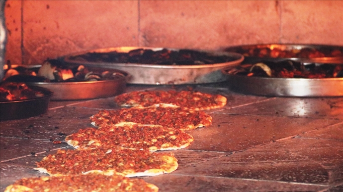 Karışık kebap mı, karışık pizza mı?