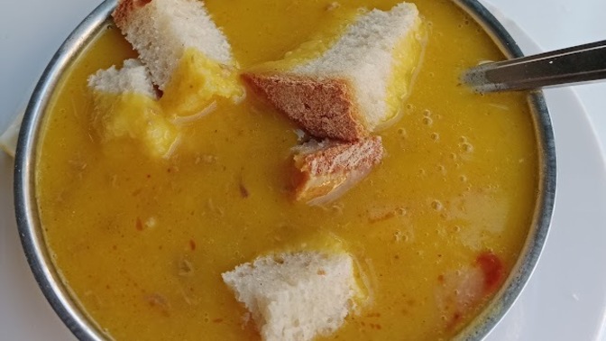 Çorbaya ekmek doğrar mısınız?
