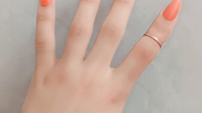 Prenseslerim hepinize merhaba 💜 ellerim erkeksi duruyormu. Bazıları kadın eli gibi, bazıları ise erkeksi duruyo diyor?