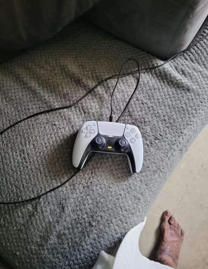 Uzun zamandır özeniyordum sonunda bende playStation aldım 🤭nasıl sizce alır mıyımız bir hayırlı olsun?