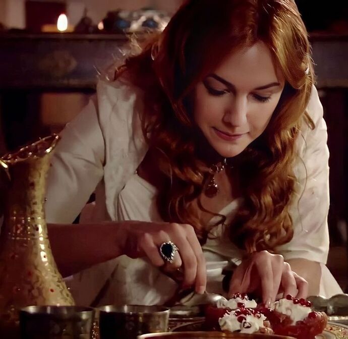 yemek yerken sarayda cekilmis bir fotografim