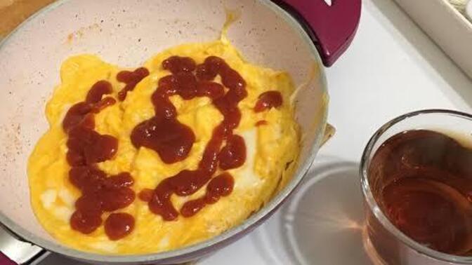 Ketçaplı yumurta denediniz mi seviyor musunuz?
