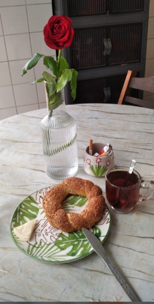 Çiçekli sofra kombinizasyonum nasıl olmuş 🌹🌿?