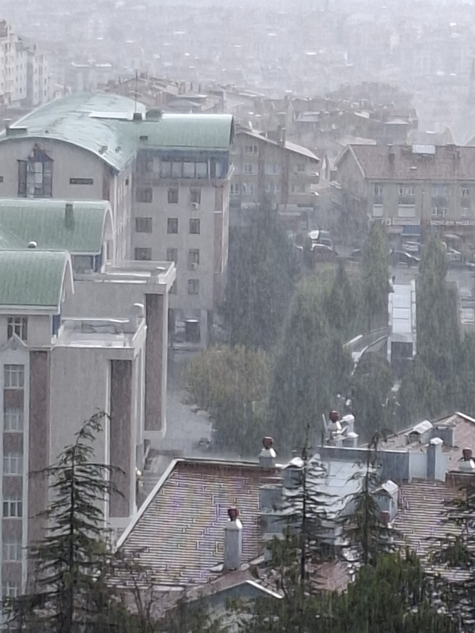 Ankara  ağlıyor sizin orada durumlar nasıl?