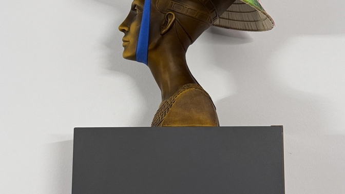 Mısırlı Nefertiti’ye, yerel Vietnam şapkası yakışmış mı?