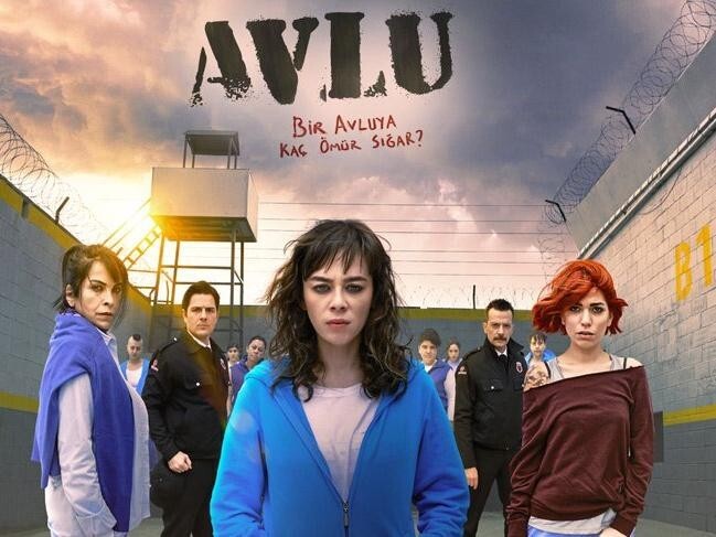 Avlu dizisini özleyenler burada mı?