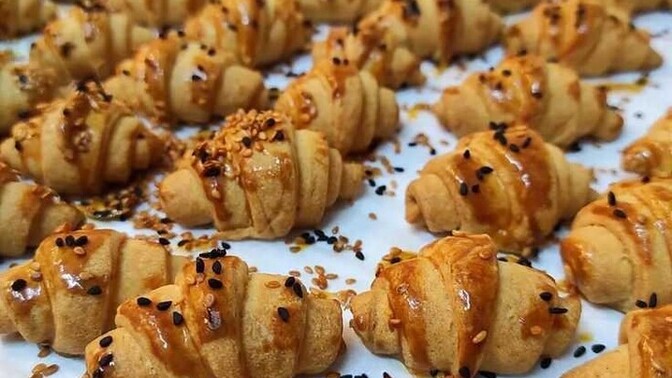 Arkadaşlar, tuzlu mu yoksa tatlı kurabiye sever misiniz? Sizce çayla mı daha iyi gider, yoksa limonatayla mı?