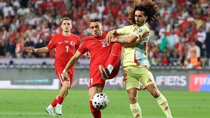 İlk yarıda takımın oyununu beğendiniz mi?