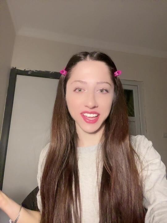 Söylentiye göre Videomu abim editliyor diyen kızın abisi yokmuş! Sizce gerçekten abisi var mı?