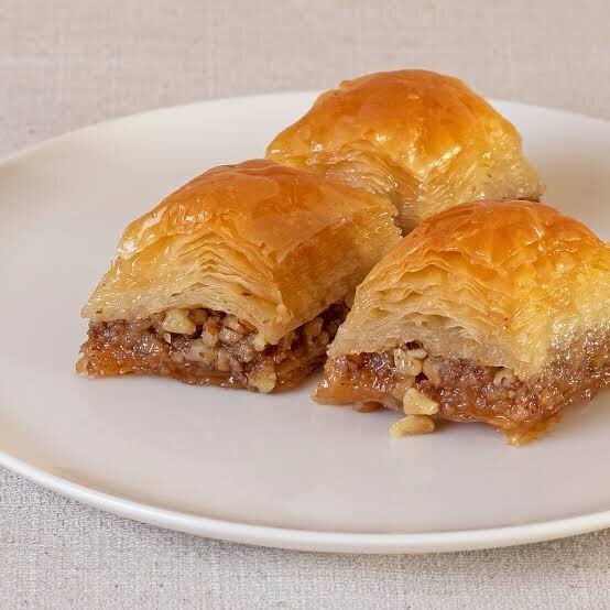 Cevizli baklava mı Antep fıstıklı baklava mı?