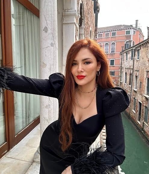 Sizce hangi aktris daha güzel?