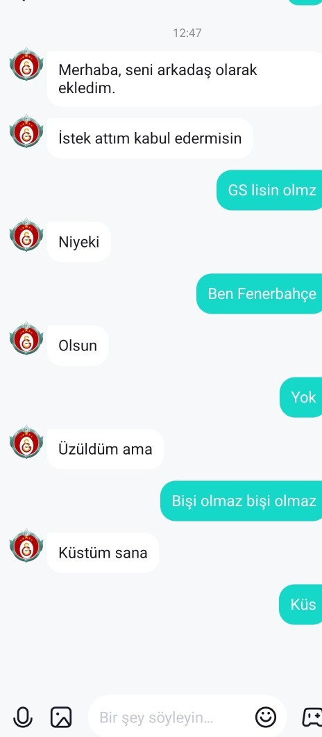 Sizinle aynı takımdan değil diye insanlara ayrım yapar mısınız?
