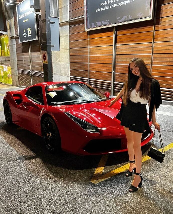 Lamborghini vs. Ferrari siz hangi markayı tercih ederdiniz?