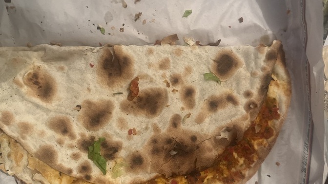 Lahmacunu nasıl yersiniz acılı, acısız?