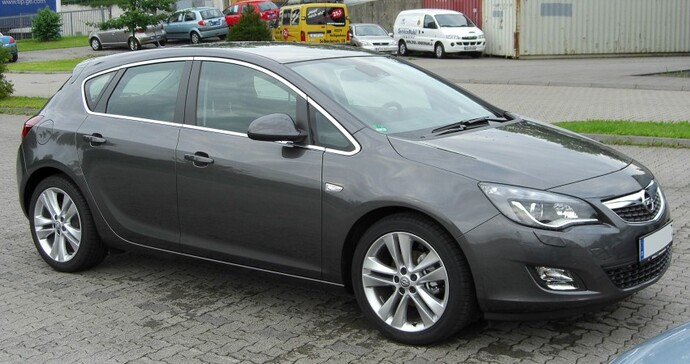 Opel mi Ford mu yol tutuş da hangisi üstün?