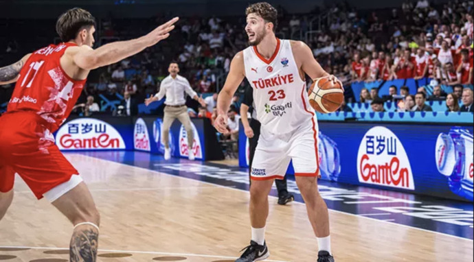 A Milli Erkek Basketbol Takımı 24 yıl sonra yeniden yarı finale yükseldi. Tarihi şampiyonluk gelir mi?